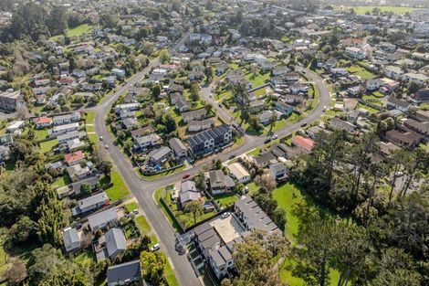 Photo of property in 35 Glenbervie Crescent, Massey, Auckland, 0614