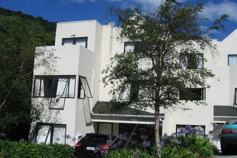 Photo of property in 28 Lawson Place, Mount Victoria, Wellington, 6011