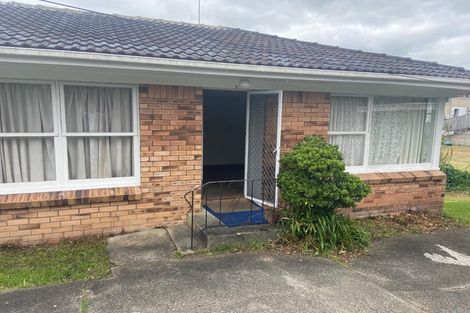 Photo of property in 2/4 Anne Road, Hillcrest, Auckland, 0627
