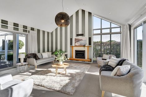 Photo of property in 1 Gleneagles Way, Waiwhakaiho, New Plymouth, 4312