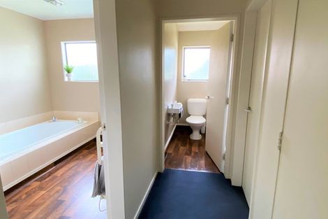 Photo of property in 2 Myers Grove, Churton Park, Wellington, 6037