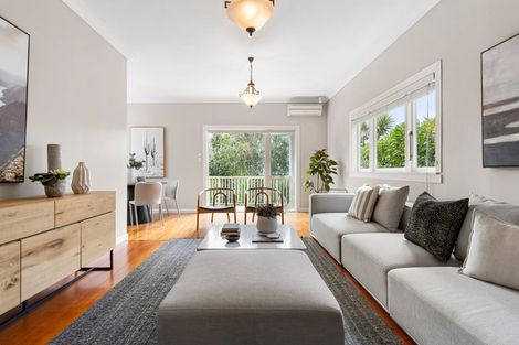 Photo of property in 1/20 Zion Road, Birkenhead, Auckland, 0626