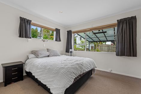 Photo of property in 2/31 Pakira Avenue, Glendene, Auckland, 0602