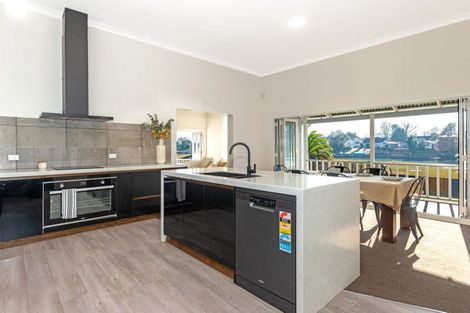Photo of property in 2 Cobden Street, Gisborne, 4010
