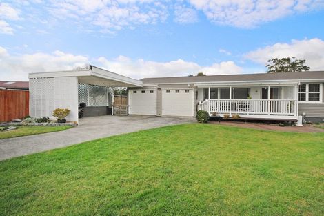 Photo of property in 27 Clinton Avenue, Te Atatu Peninsula, Auckland, 0610