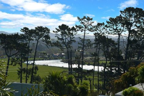 Photo of property in 7a Hand Road, Helensville, 0800