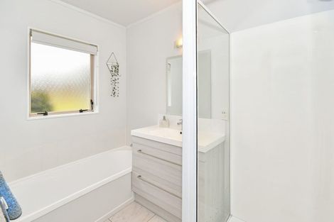 Photo of property in 25c Youngs Road, Papakura, 2110