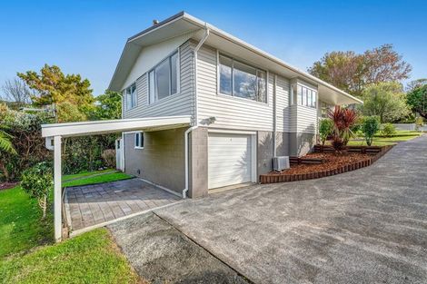 Photo of property in 12 Finn Place, Totara Vale, Auckland, 0629