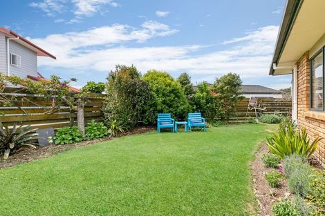 Photo of property in 8 Checketts Place, Papamoa Beach, Papamoa, 3118