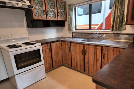 Photo of property in 1 Hawea Street, Merrilands, New Plymouth, 4312