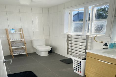 Photo of property in 80 Kaurilands Road, Titirangi, Auckland, 0604