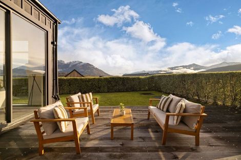 Photo of property in 13 Falconer Rise, Jacks Point, Queenstown, 9371