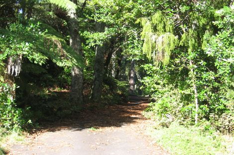 Photo of property in 302 Konini Road, Titirangi, Auckland, 0604