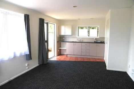 Photo of property in 1/15 Tavern Road, Silverdale, 0932