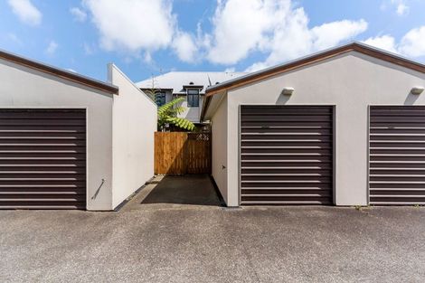 Photo of property in 3/8 Tuscany Way, Te Atatu Peninsula, Auckland, 0610