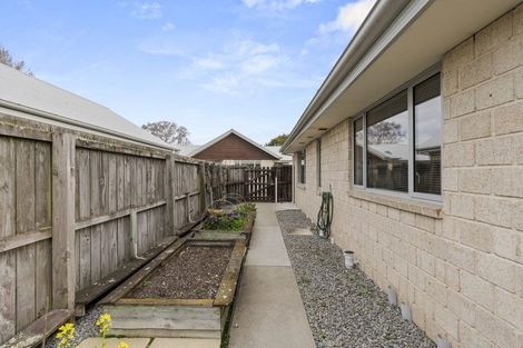 Photo of property in 2/194 Waimairi Road, Ilam, Christchurch, 8041