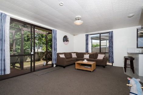 Photo of property in 3/8 Ireland Place, Ranui, Auckland, 0612