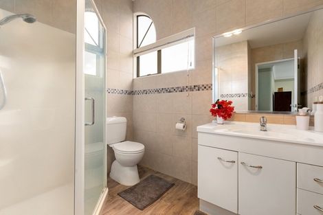 Photo of property in 2 Kildonan Place, Bethlehem, Tauranga, 3110