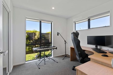 Photo of property in 1 Julia Close, Rolleston, 7614