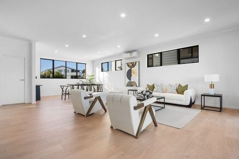 Photo of property in 12c Wylie Avenue, Sunnynook, Auckland, 0620