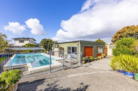 Photo of property in 13 Anderson Road, Taradale, Napier, 4112