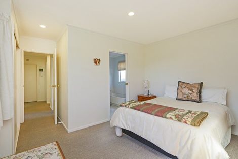 Photo of property in 6 Flemington Place, Taradale, Napier, 4112
