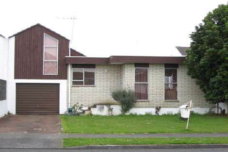 Photo of property in 5b Riversdale Drive, Merrilands, New Plymouth, 4312