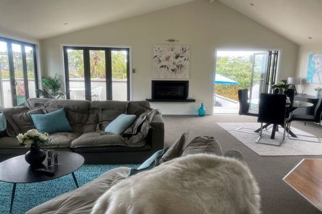 Photo of property in 46 Masterton Road, Rothesay Bay, Auckland, 0630