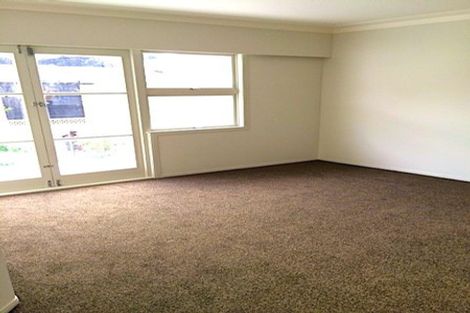 Photo of property in 9 Seaview Road, Castor Bay, Auckland, 0620