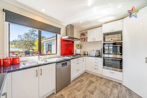 Photo of property in 13 Lees Grove, Wainuiomata, Lower Hutt, 5014