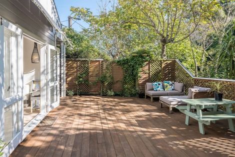 Photo of property in 6 Bank Road, Northland, Wellington, 6012