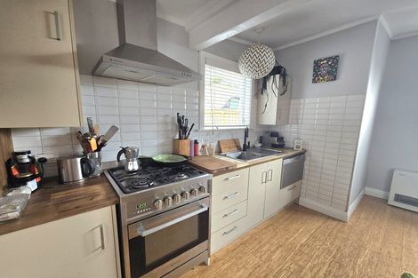 Photo of property in 32 Todman Street, Brooklyn, Wellington, 6021