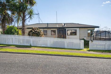 Photo of property in 6a Te Arawa Place, Welcome Bay, Tauranga, 3112
