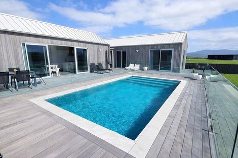Photo of property in 218 Hamiora Street, Matarangi, 3592