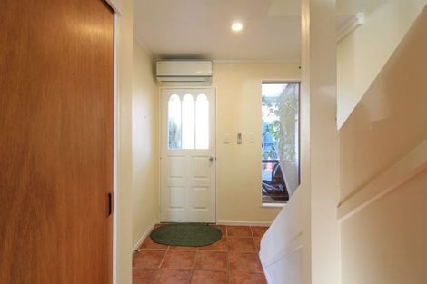 Photo of property in 30f4 Lyall Parade, Lyall Bay, Wellington, 6022