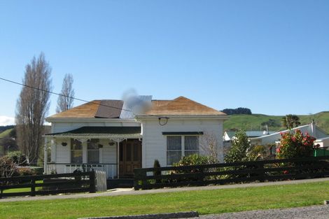 Photo of property in 4 Paraekaretu Street, Hunterville, 4730