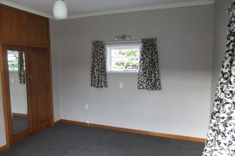 Photo of property in 15 Saint Ronans Avenue, Waterloo, Lower Hutt, 5011