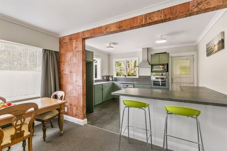 Photo of property in 52 Kenmore Street, Newlands, Wellington, 6037