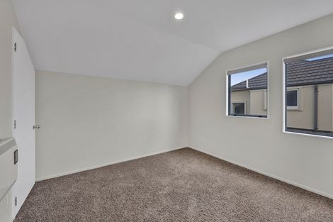 Photo of property in 2 Kawaroa Close, New Plymouth, 4310