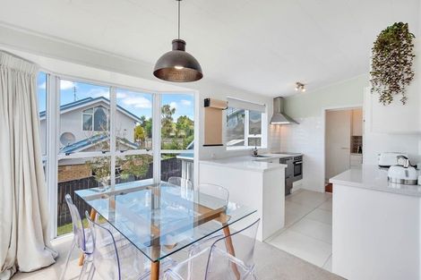 Photo of property in 6 Tyne Road, Forrest Hill, Auckland, 0620