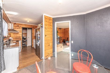 Photo of property in 21 Manuka Street, Castlecliff, Whanganui, 4501