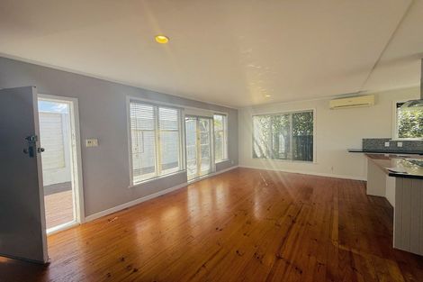 Photo of property in 90 Arran Road, Browns Bay, Auckland, 0630