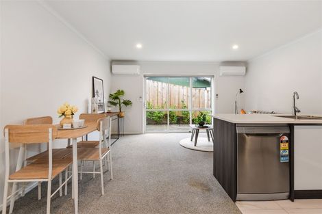 Photo of property in 12u4 Scotland Place, Hillcrest, Hamilton, 3216