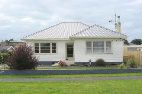 Photo of property in 16 Dudley Street, Levin, 5510