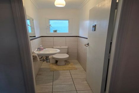 Photo of property in 20 Harrington Road, Henderson, Auckland, 0610