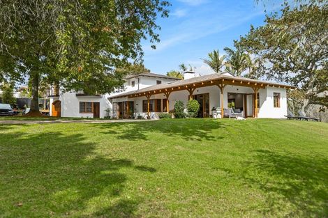 Photo of property in 10 Trig Road, West Harbour, Auckland, 0618