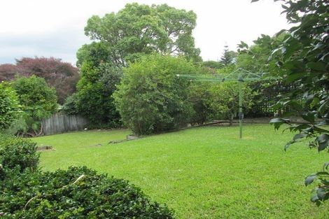 Photo of property in 23 Leiden Place, Totara Vale, Auckland, 0629