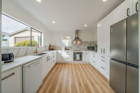 Photo of property in 296 Maungaraki Road, Maungaraki, Lower Hutt, 5010