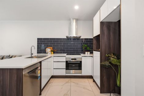 Photo of property in 12u4 Scotland Place, Hillcrest, Hamilton, 3216