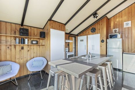 Photo of property in 19 Caledonia Place, Highlands Park, New Plymouth, 4312